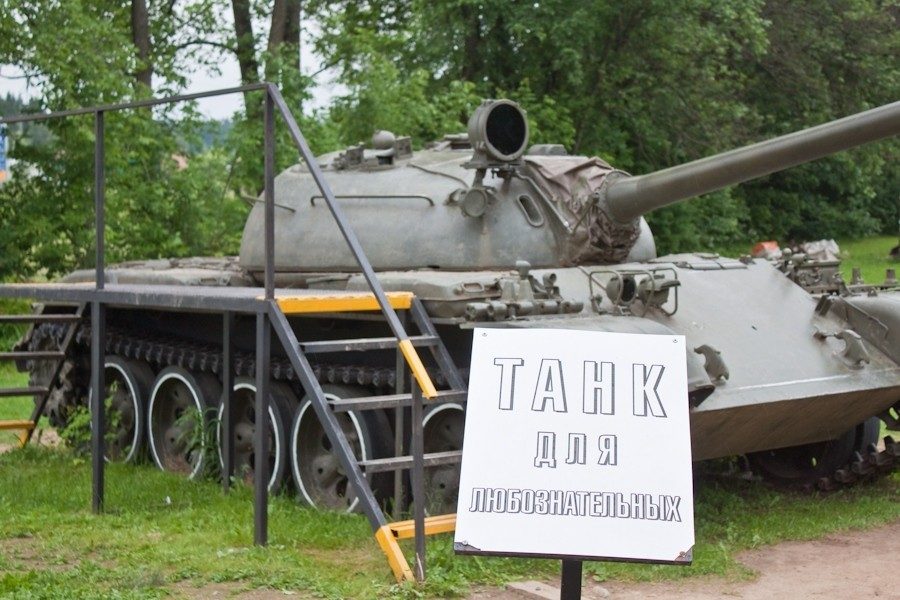 Танк т 34 в каком музее. Музей танка т-34 Дмитровское шоссе. Музей танка т-34 Шолохово. Дмитров музей танка т-34. Музей танка т-34 Дмитровское шоссе официальный сайт.